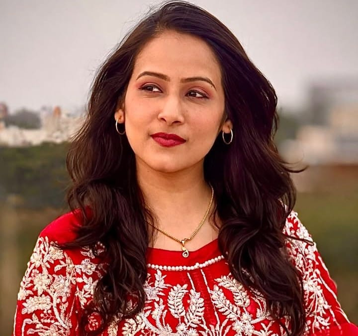 শান্ত দুপুরে বৌদির সাথে বাড়ির বাগানে